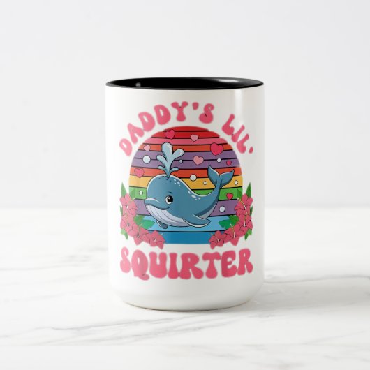 Tasse 2 Couleurs Inapproprié Dny Daddy's Lil Squirter Embarrass (Centre)