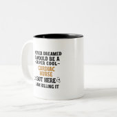 TASSE 2 COULEURS INFIRMIÈRE CARDIAQUE (Devant gauche)