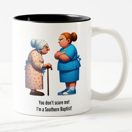 Tasse 2 Couleurs Infirmière Face-Off Avec Granny Fatigué