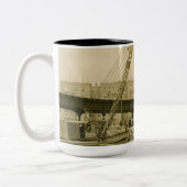 Tasse 2 Couleurs INGÉNIEUR OPÉRATIONNEL DE LA grue et de la chaussu (Gauche)