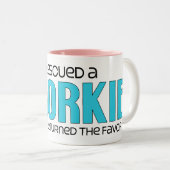 Tasse 2 Couleurs J'ai secouru une conception (femelle) d'adoption (Devant droit)