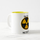 Tasse 2 Couleurs Jaune radioactif et noir de réacteur nucléaire (Devant gauche)