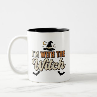 Tasse 2 Couleurs Je suis avec la sorcière Halloween