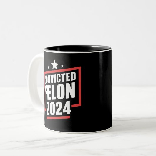 Tasse 2 Couleurs Je vote Condamné Felon 2024 Trump (Devant gauche)