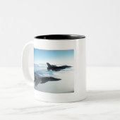 Tasse 2 Couleurs Jets de combat de la Force aérienne (Devant gauche)