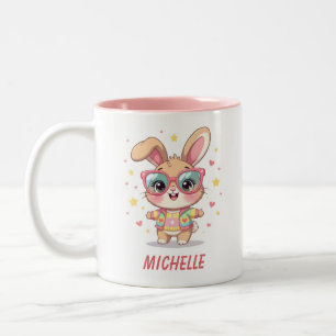 Tasse 2 Couleurs Joli lapin féminin avec monogramme portant des lun
