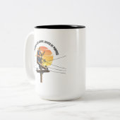 Tasse 2 Couleurs Journeyman Lineman Hero Sunset Illustration (Devant gauche)