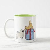 Tasse 2 Couleurs Jours de Noël Cute Keeshond Puppy et Kitten (Gauche)