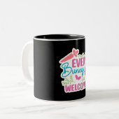 Tasse 2 Couleurs Joyeux Pâques. Oeufs mignons (Devant gauche)