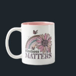 Tasse 2 Couleurs Kindness Matters Retro Butterfly Boho Rainbow<br><div class="desc">Kindness Matters Retro Butterfly Boho Rainbow Mug. Un design rétro tendance,  parfait pour se faire plaisir,  grand-mère ou être aimé comme un rappel d'être toujours gentil avec les autres. Il est sûr d'apporter une certaine positivité à vos jours. Commandez les vôtres dès aujourd'hui !</div>