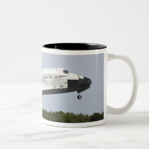 Tasse 2 Couleurs La découverte de navette spatiale approche