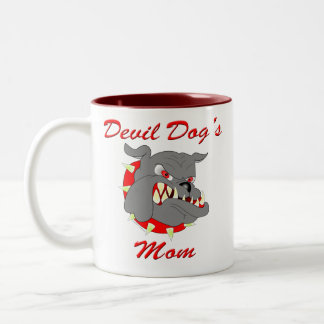 Tasse 2 Couleurs La maman de chien de diable d'usmc