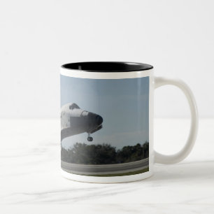 Tasse 2 Couleurs La navette spatiale l'Atlantide atterrit 2