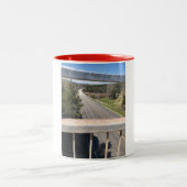 Tasse 2 Couleurs la route 138 du pont (Centre)