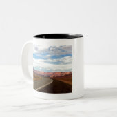 Tasse 2 Couleurs La route ouverte est maison (Devant gauche)