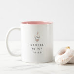 Tasse 2 Couleurs La science est pour les filles Cool moderne tendan<br><div class="desc">La science est pour les filles ! Tendance,  mignonne tasse à café avec une jolie illustration de bécher rose roux et typographie moderne sur la tasse à café à deux tons. Un cadeau sucré pour le futur inventeur,  biologiste,  chimiste ou scientifique.</div>