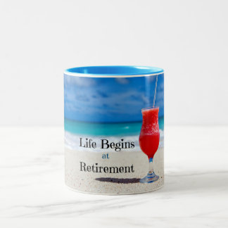 Tasse 2 Couleurs La vie commence à la retraite
