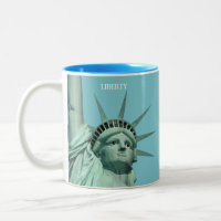 Lady Liberty sur fond bleu ciel