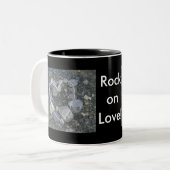 Tasse 2 Couleurs L'amour est Rock Solid (Devant gauche)