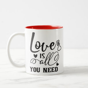 Tasse 2 Couleurs L'amour est tout ce dont vous avez besoin