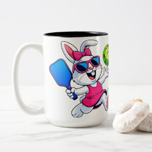 Tasse 2 Couleurs Lapin de pickleball en robe rose mignonne