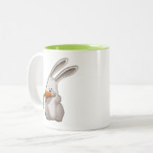 Tasse 2 Couleurs Lapin mangeant une carotte (Devant gauche)