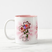 Tasse 2 Couleurs Lapin rose mignon avec des fleurs (Gauche)