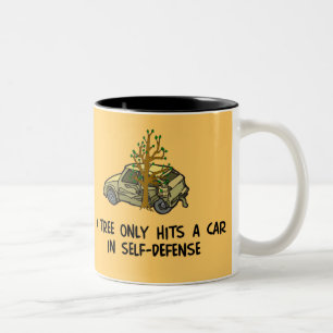 Tasse 2 Couleurs L'arbre heurte la voiture