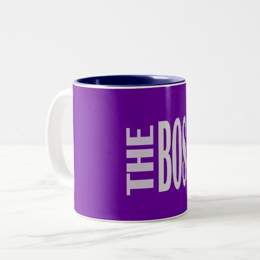 Tasse 2 Couleurs LE BOSS - texte gras - violet (Devant gauche)