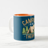 Tasse 2 Couleurs Le Camping Est Ma Thérapie (Devant gauche)