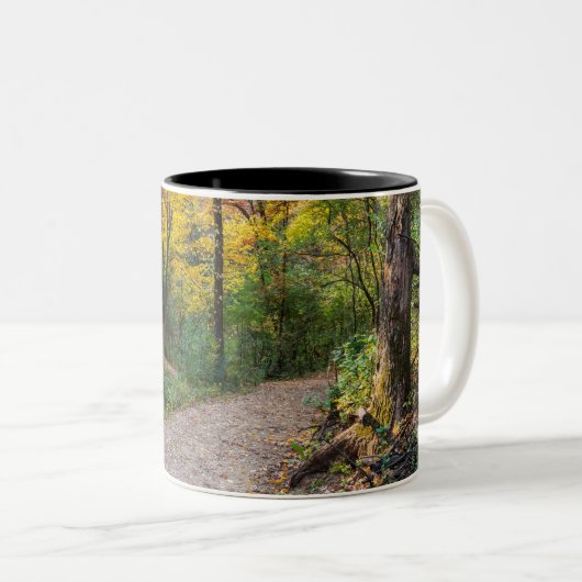 Tasse 2 Couleurs le long du sentier forestier sinueux des collines (Devant droit)