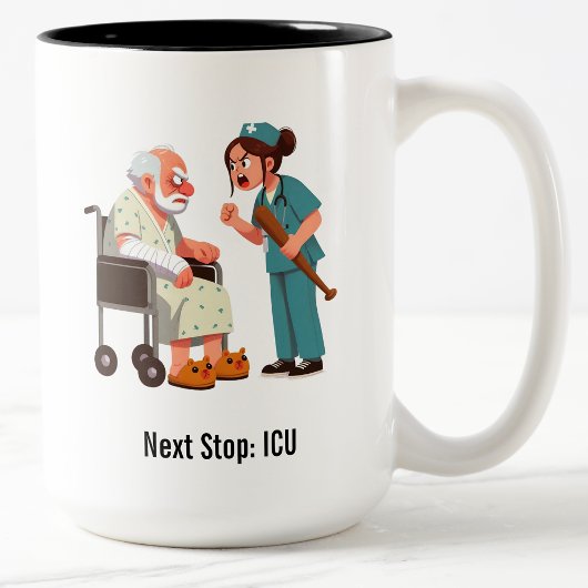 Tasse 2 Couleurs Le Patient Âgé Atteint L'Infirmière Porteur De Cha