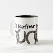 Tasse 2 Couleurs Les chaussures grises de cheval je monterais (Devant gauche)