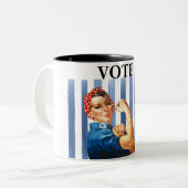 Tasse 2 Couleurs Les femmes donnent du café (Devant gauche)