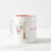 Tasse 2 Couleurs Lettre d'or monogramme M rose floral (Devant gauche)