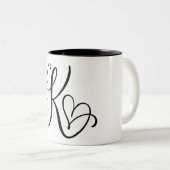 TASSE 2 COULEURS LETTRE NOIRE "K" ÉLÉGANTE MONOGRAMME (Devant droit)