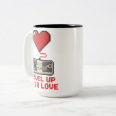 Tasse 2 Couleurs Level Up Your Love, Retro Pixel Gaming Design (Devant gauche)