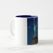 Tasse 2 Couleurs Liberty Enlightening the World - Statue de la Libe (Devant gauche)