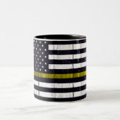 Tasse 2 Couleurs Ligne jaune mince usée drapeau d'expéditeur (Centre)