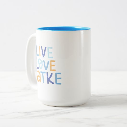 Tasse 2 Couleurs Live Love Latke Hanoukka Design (Devant gauche)