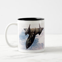 Lockheed_SR-71_in_vol