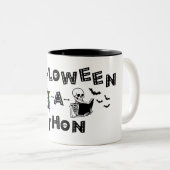 Tasse 2 Couleurs Logo Halloweenathon avec Skele (Devant droit)
