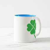 Tasse 2 Couleurs Lucky Four Leaf Shamrock Design-87906 (Devant droit)