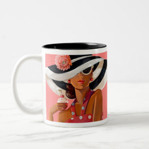 Tasse 2 Couleurs Madame rose de petit gâteau par Trish Biddle