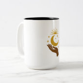 Tasse 2 Couleurs Main céleste tenant la Lune – Minimalisme cosmique (Devant gauche)