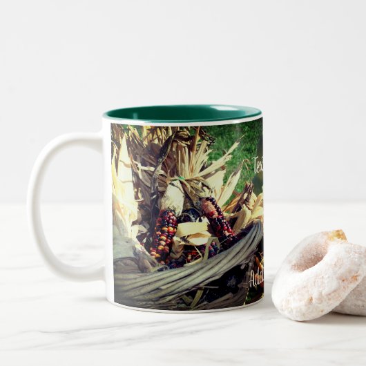 Tasse 2 Couleurs Maïs Indien Dans Panier Nature Personnalisée (Avec donut)