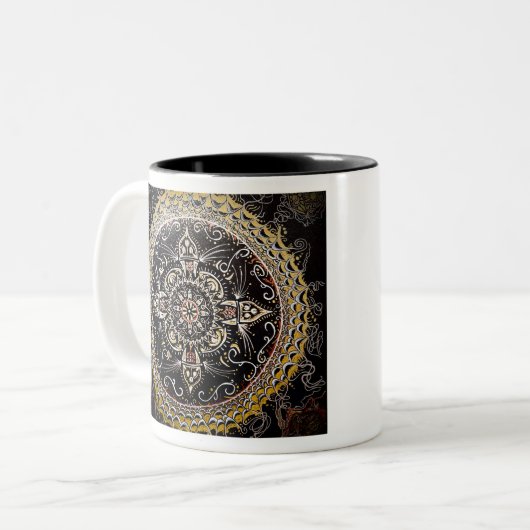 Tasse 2 Couleurs Mandala Design dessiné à la main (Devant gauche)