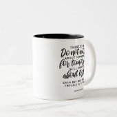 Tasse 2 Couleurs Matthieu 6:34 Verse de la Bible (Devant droit)