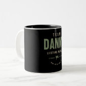Tasse 2 Couleurs Membre de l'équipe Danny à vie Nom personnalisé (Devant gauche)