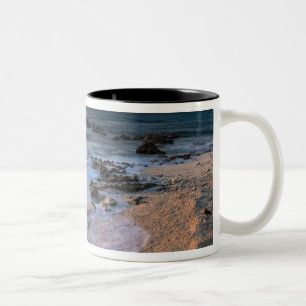 Tasse 2 Couleurs Mer des Caraïbes, Îles Caïmans. Vagues déferlantes